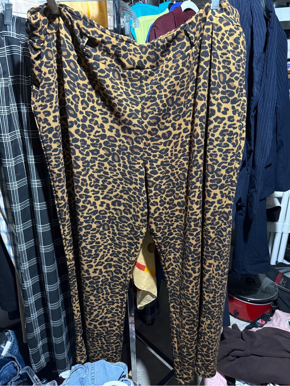 Terra & Sky Leopard-Print High-Waist Leggings in Brown and Black